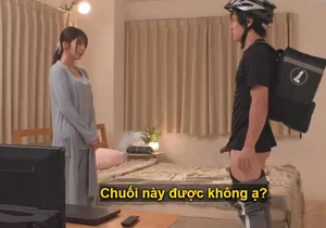 Em có muốn nếm thử sữa từ bầu vú của chị không