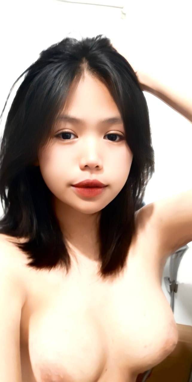 Pháo binh đặc biệt của Nam Kiệt thật sự tuyệt vời sao? Nữ hoàng của cỗ máy pháo có lẽ không còn cảm thấy gì nữa.
